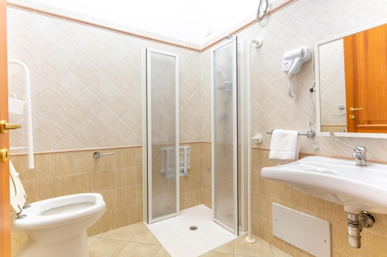 Hotel Dei Tacchi Osini 외부 사진