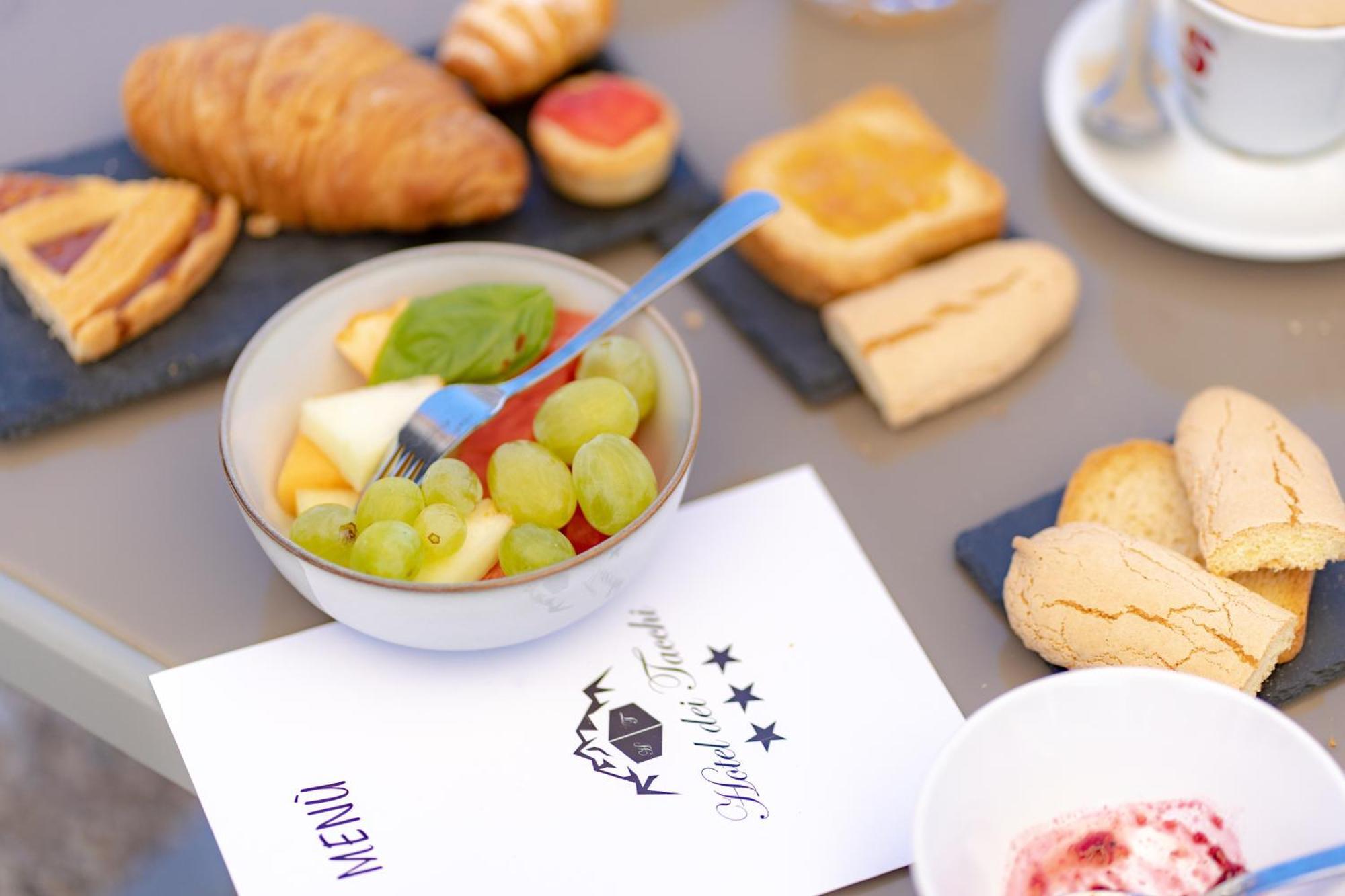 Hotel Dei Tacchi Osini 외부 사진